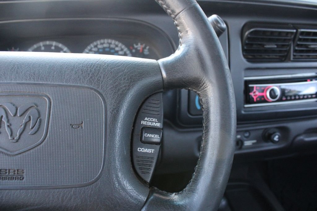 Used 2000 White Dodge Sport image 9