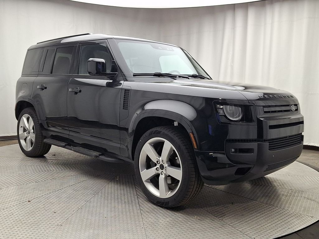 New 2026 Santorini Black LAND ROVER X-Dynamic SE image 2
