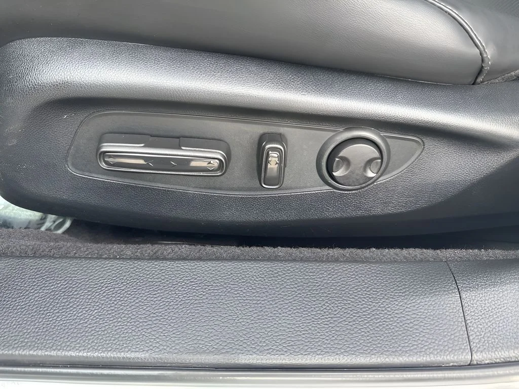 Used 2025 Gray Honda EX-L image 10