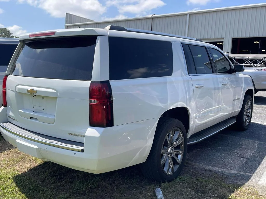 Used 2019 Summit White Chevrolet Premier image 3