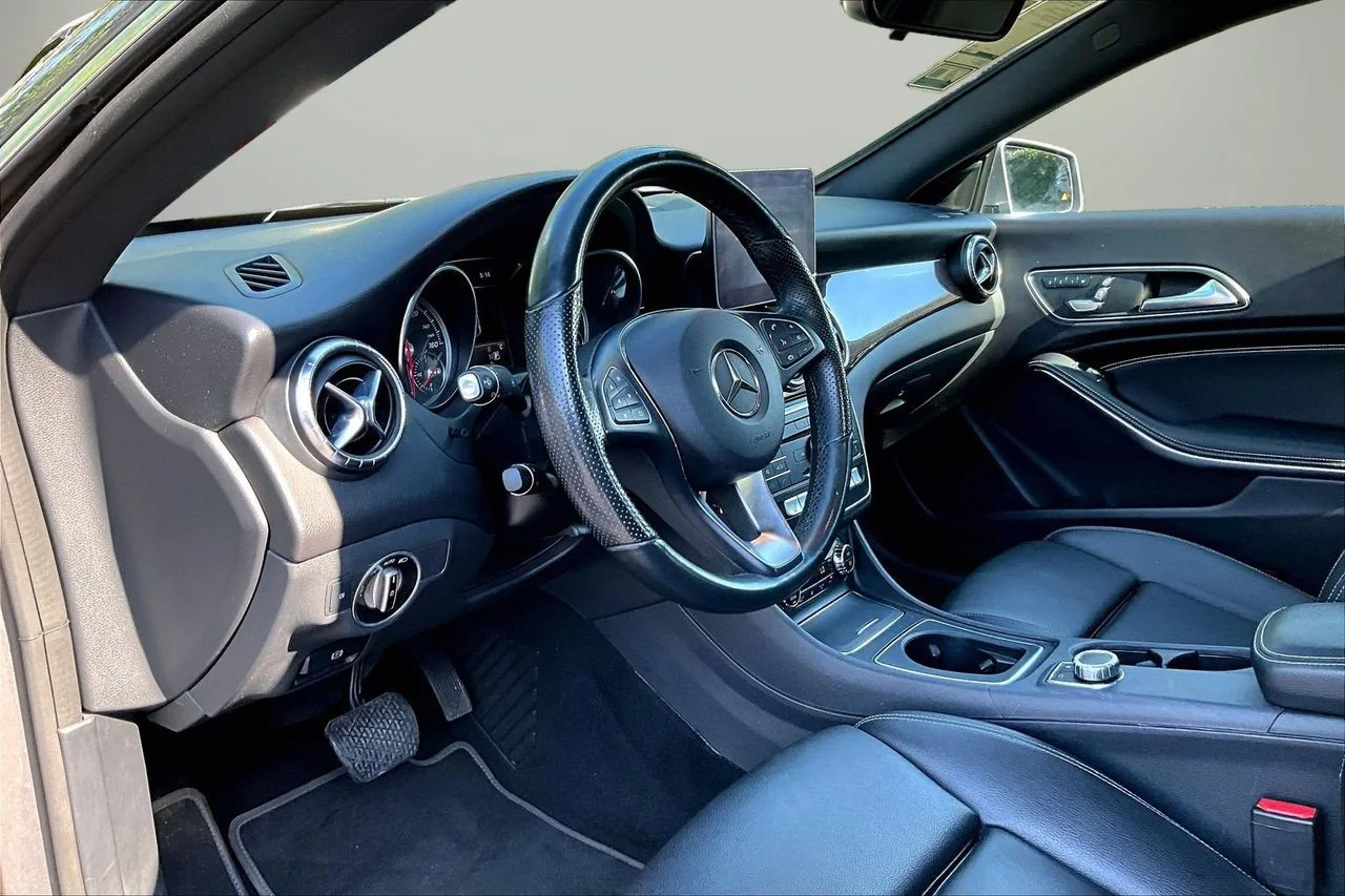 Used 2019 Gray Mercedes-Benz CLA 250 image 19