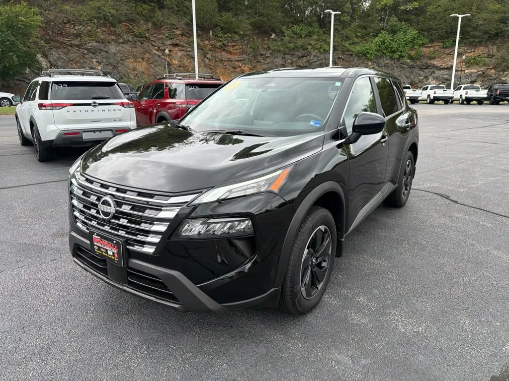 Used 2025 Kh3/super Blac Nissan SV image 3