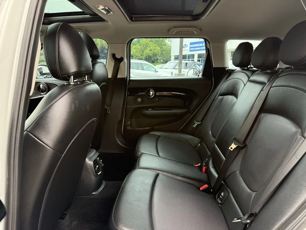 Used 2019  MINI  image 25