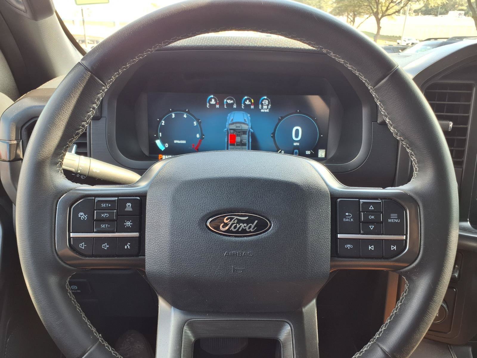 Used 2024 Blsck Ford XLT image 27