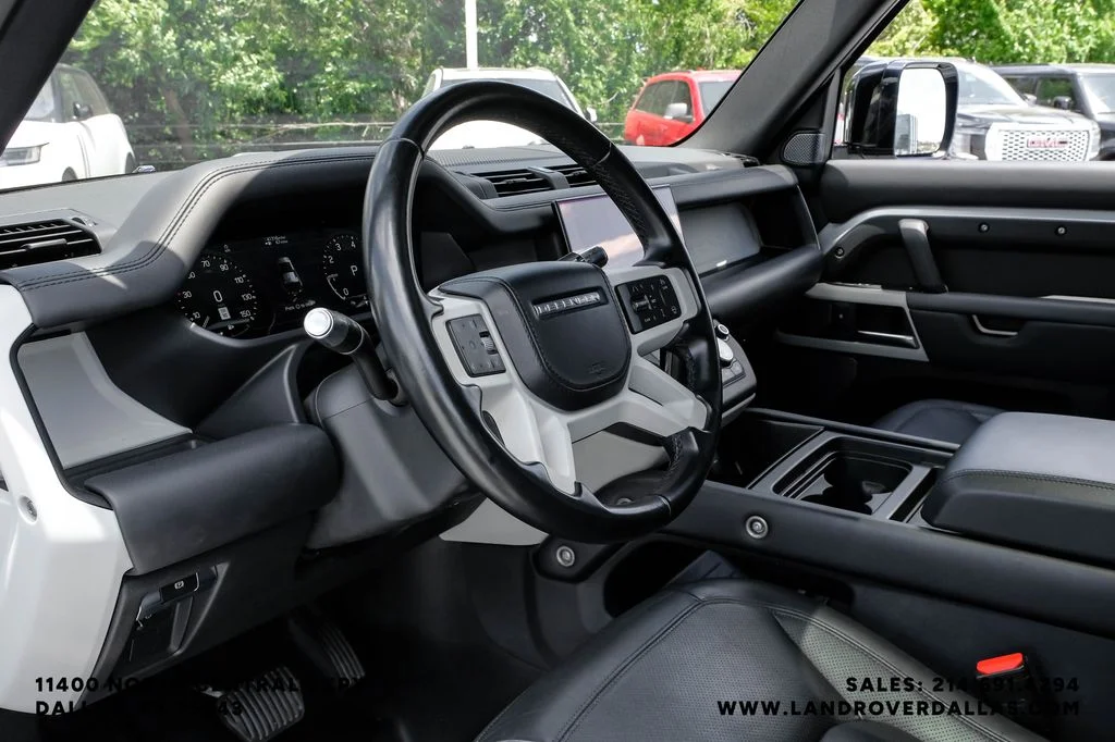 Used 2022 Hakuba Silver Metallic Land Rover XS Edition image 2