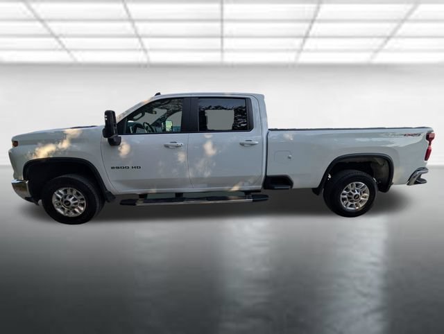 Used 2025 Summit White Chevrolet LT image 31