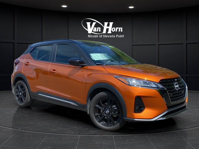 2023 Nissan Kicks SR