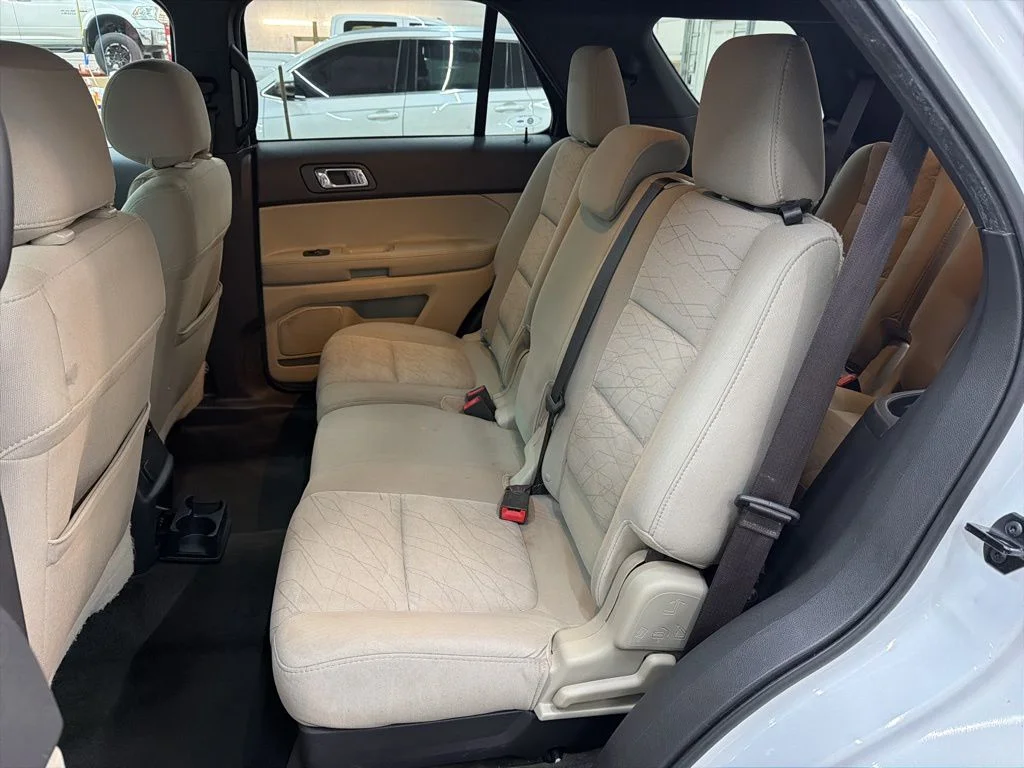 Used 2014 White Ford Base image 25