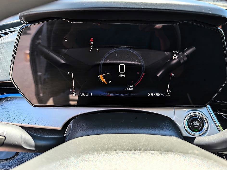 Used 2025 Sterling Gray Metallic Chevrolet LT image 21