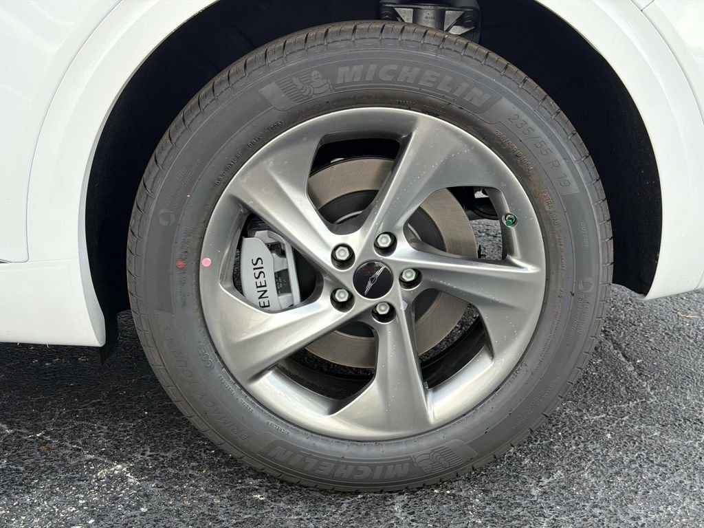 New 2026 White Genesis 2.5T Select image 12