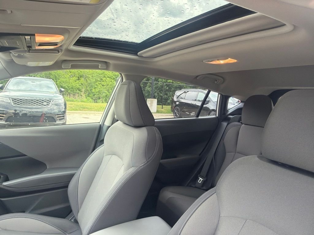 Used 2025 White Subaru Premium image 7