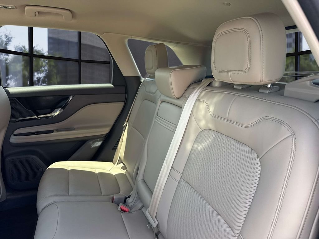 Certified Used 2022 Pearl Metallic Lincoln Standard image 15