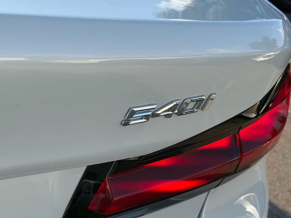 Used 2021 Mineral White Metallic BMW 540i image 15