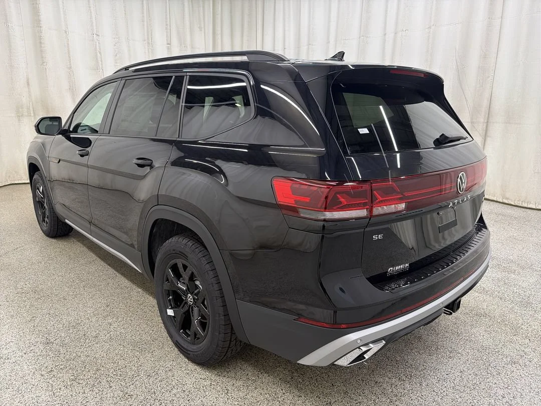 New 2026 Deep Black Pearl Volkswagen 2.0T Peak Edition image 9
