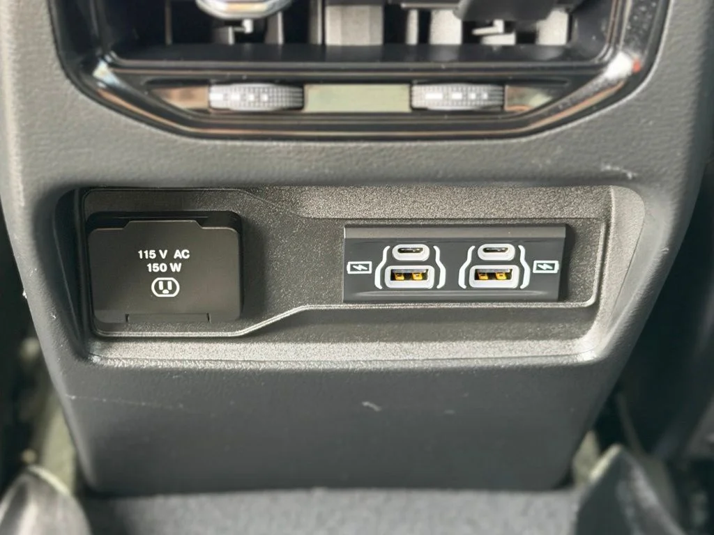 Used 2023 Red Jeep Overland image 9
