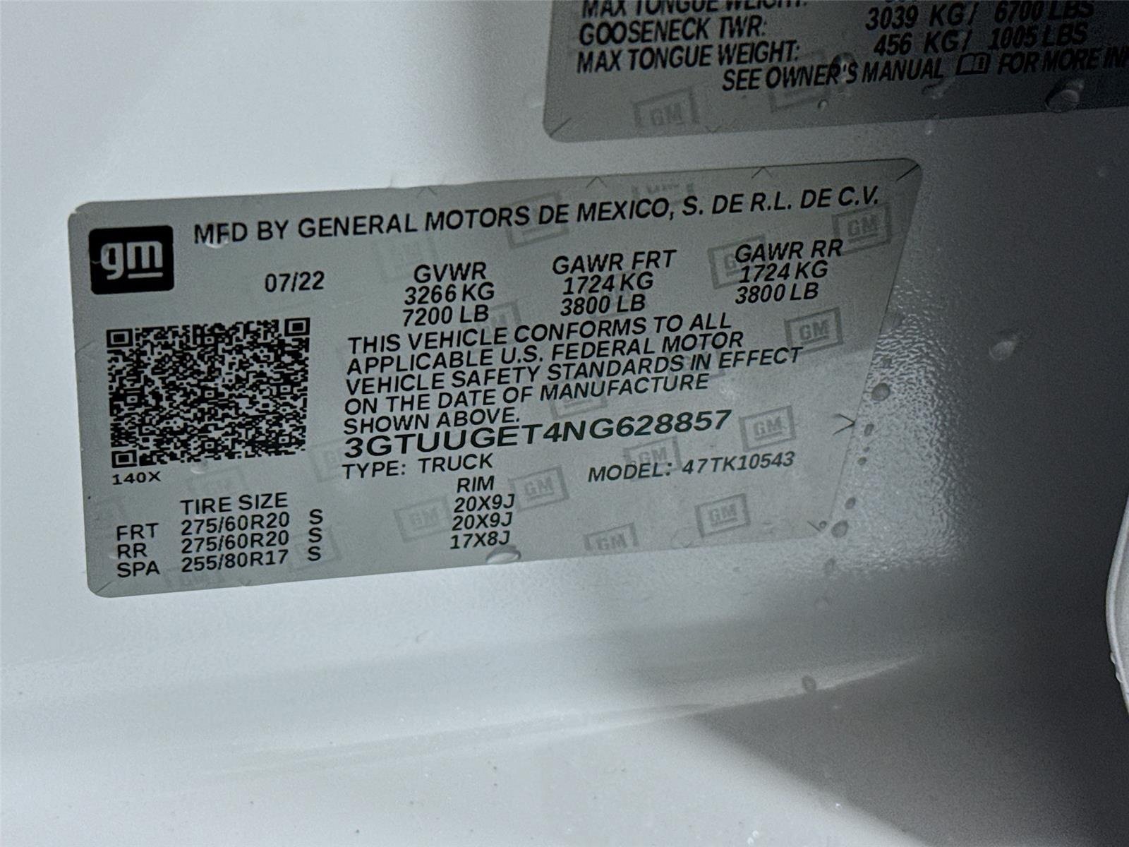 Used 2022 White Frost Tricoat GMC Denali image 31