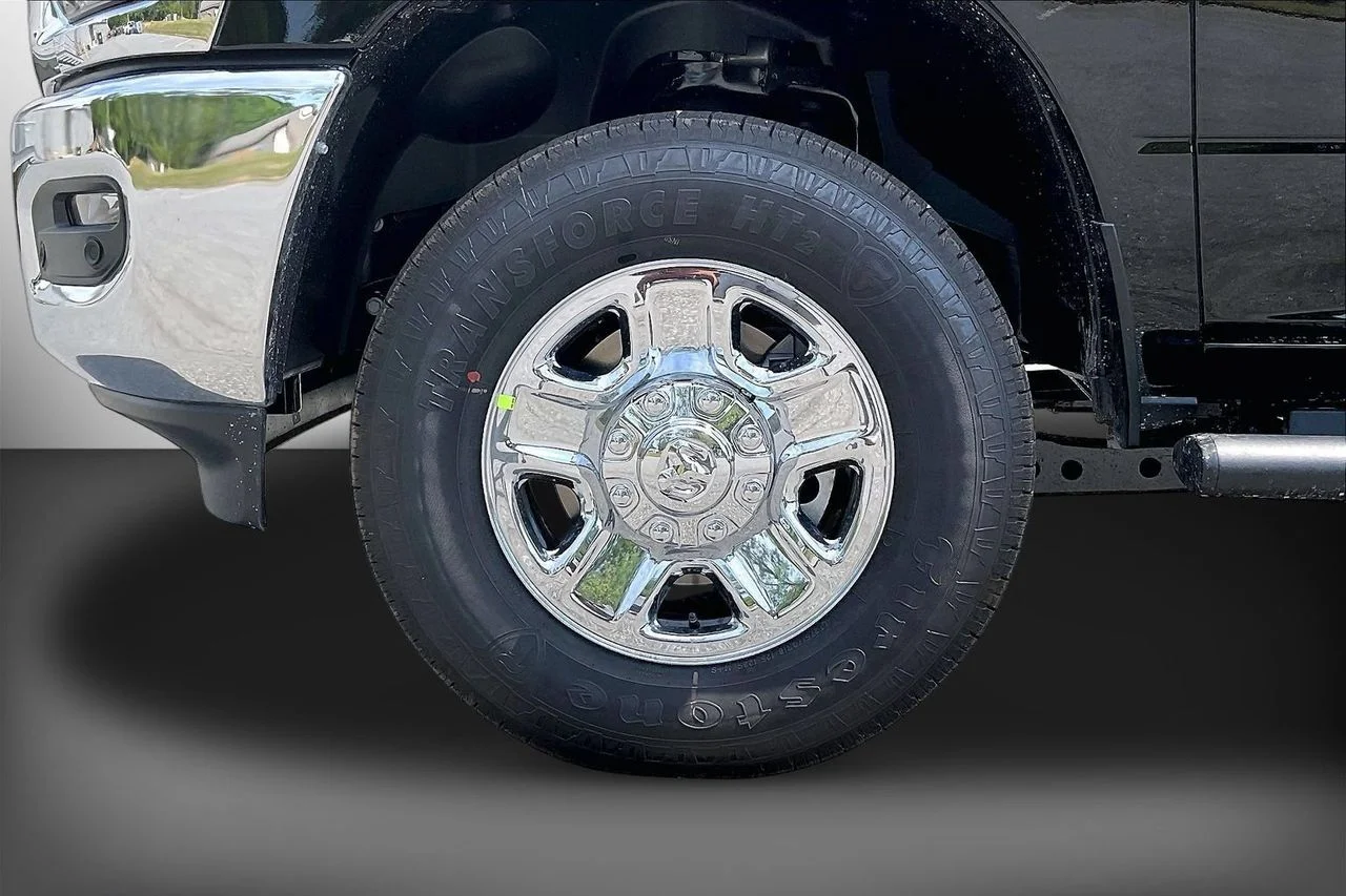 New 2026 Diamond Black Crystal Pearlcoat RAM Tradesman image 31