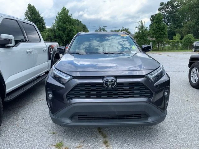 Used 2024 Gray Toyota XLE Premium image 3