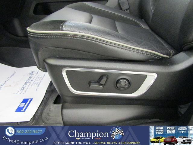 Used 2021 White Ram Laramie image 27