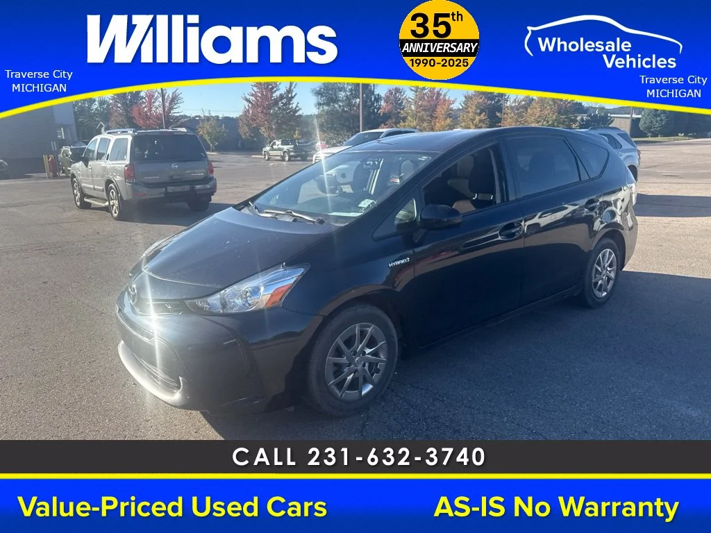 Used 2017 Aqua Toyota Three image 3