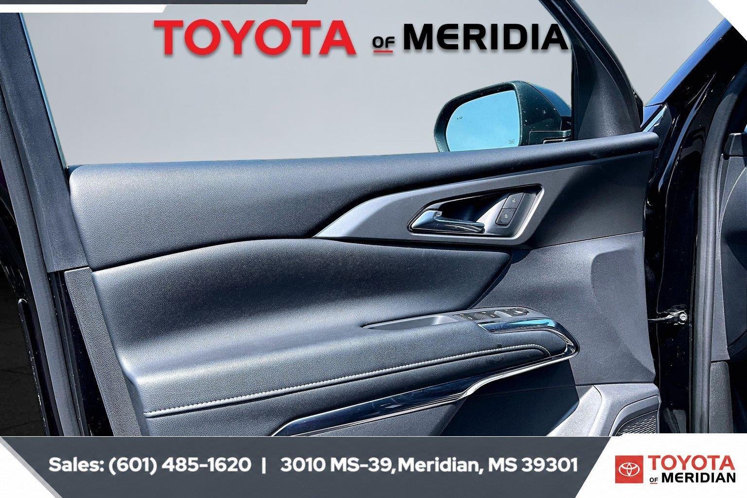 Used 2026 Mosaic Black Metallic Chevrolet AWD LT image 17