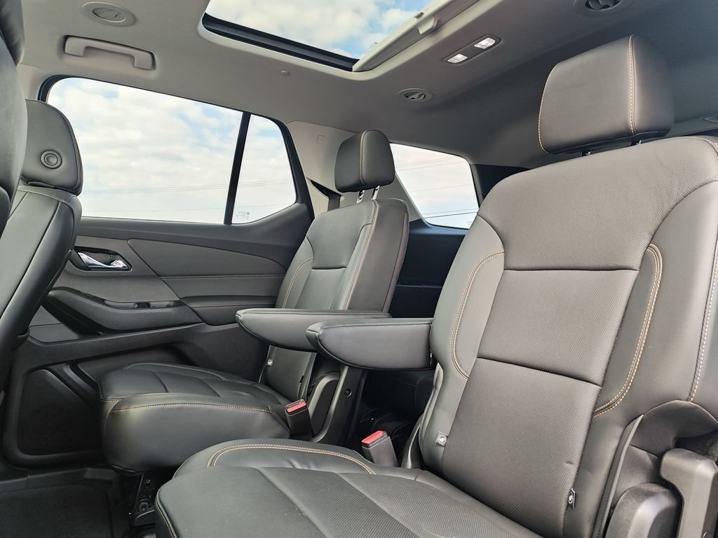 Used 2020 IRIDESCENT PEARL TRICOAT Chevrolet Premier image 14