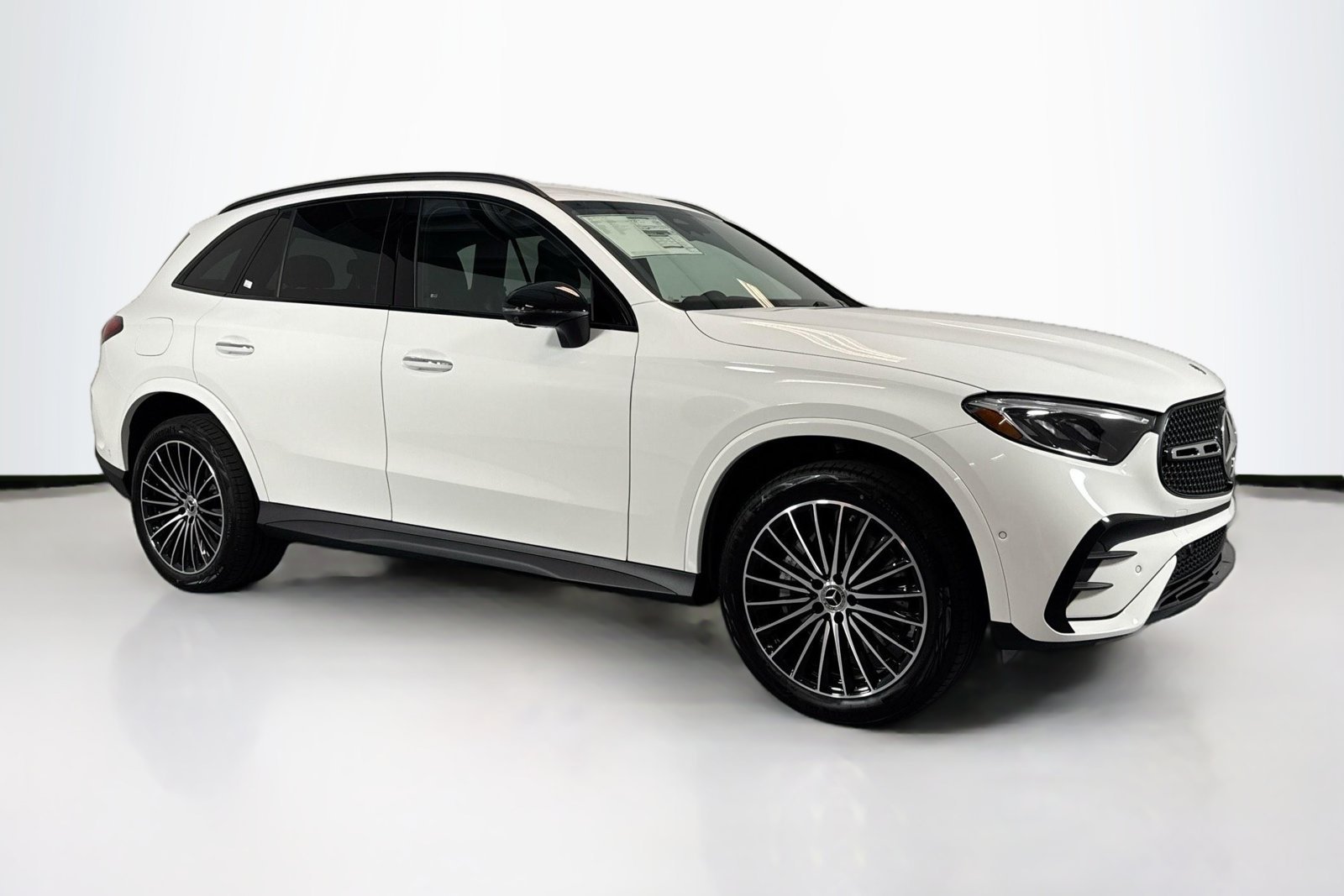 New 2026 Polar White Mercedes-Benz GLC 300 image 3