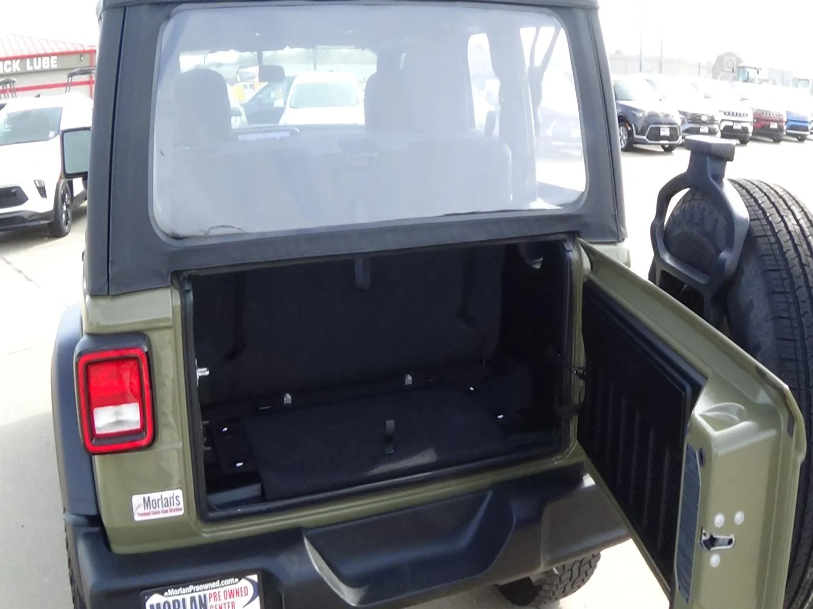 Certified Used 2025  Jeep Sport image 10