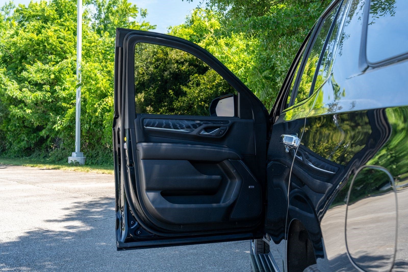 Used 2024 Onyx Black GMC Denali image 16