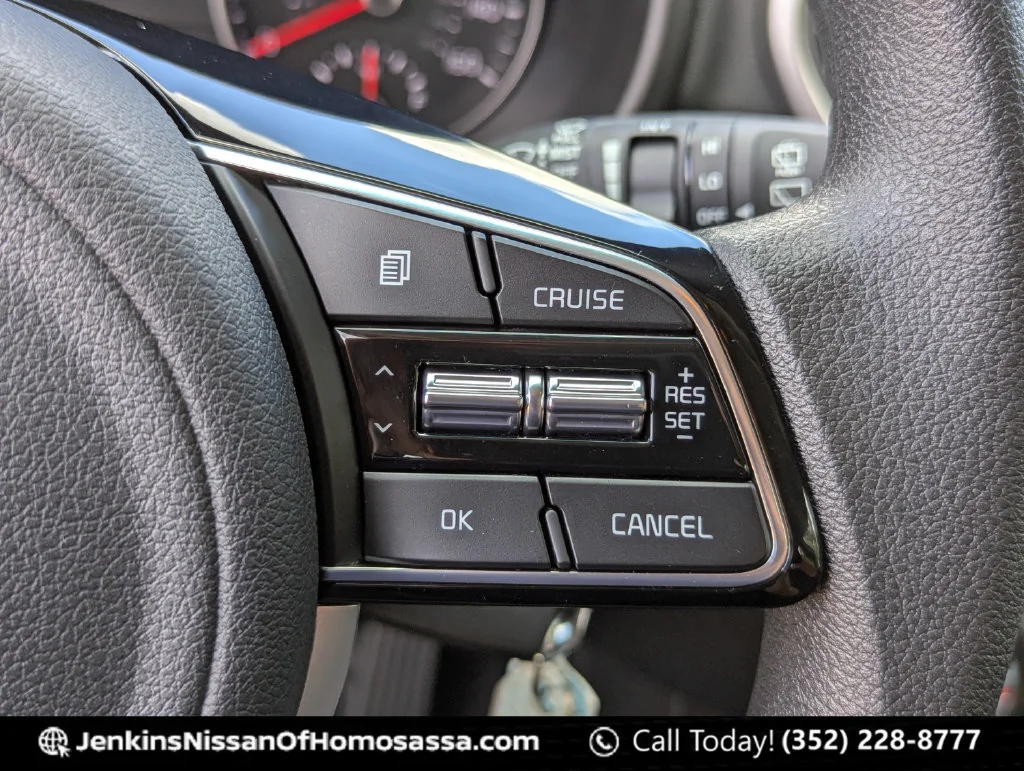 Used 2022 Silver Kia LX image 40