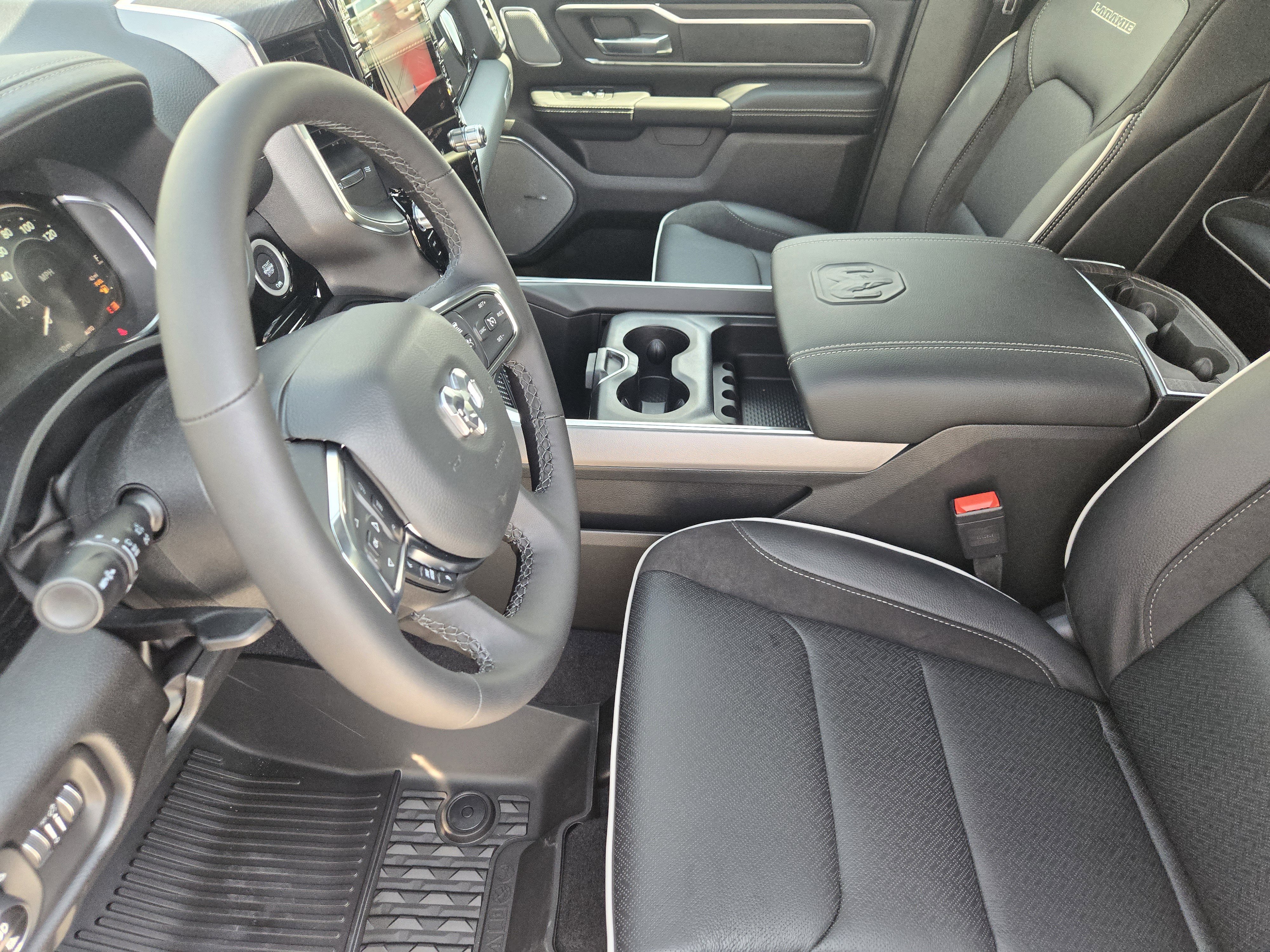 New 2026 Diamond Black Crystal Pearl-Coat Exterior Paint RAM Laramie image 11