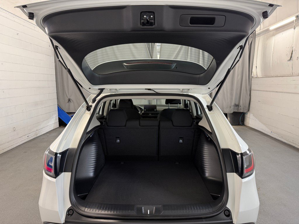 Used 2024 Platinum White Pearl Honda LX image 12