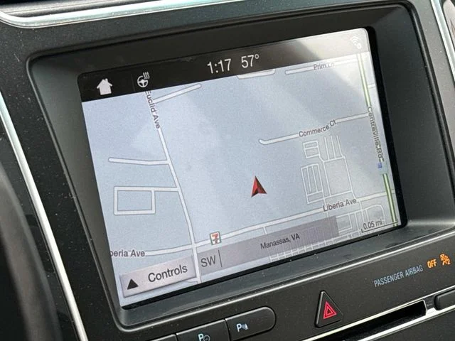 Used 2017 Black Ford Platinum image 3