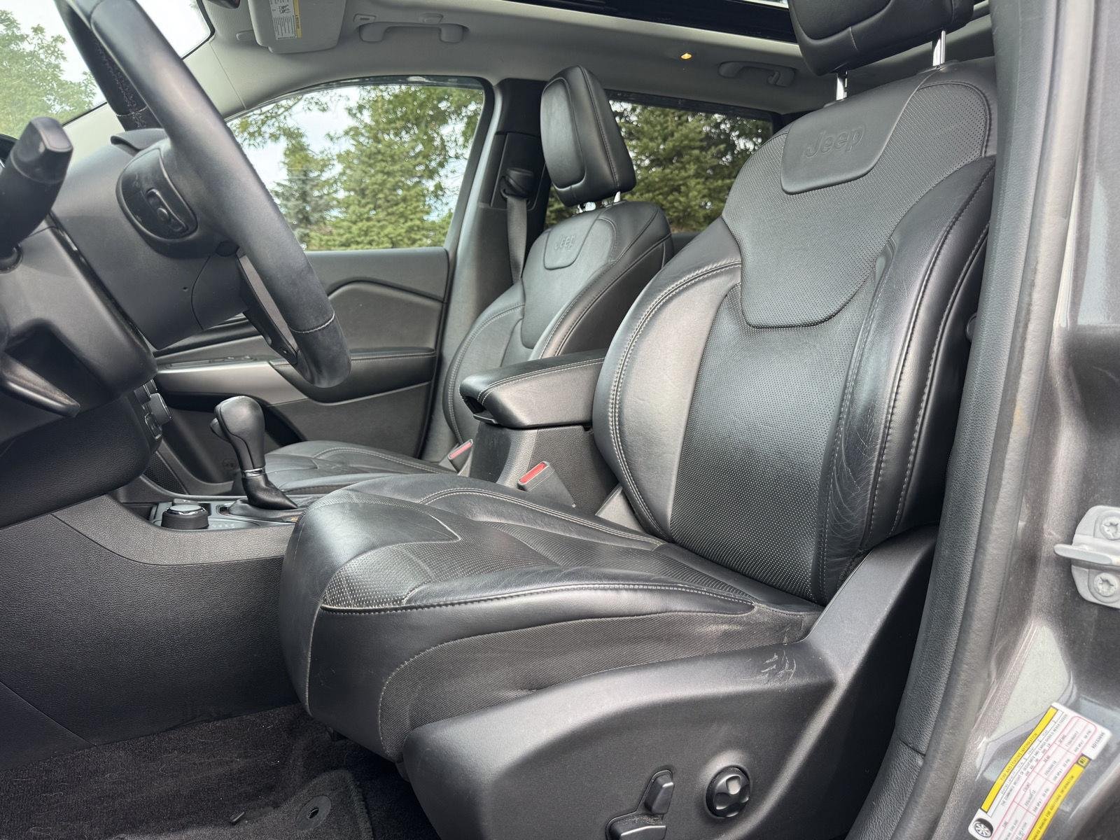 Used 2019 Granite Crystal Metallic Clearcoat Jeep Limited image 3