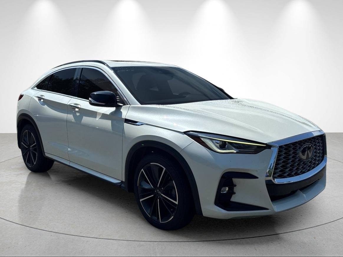 Used 2023 Majestic White INFINITI LUXE image 7