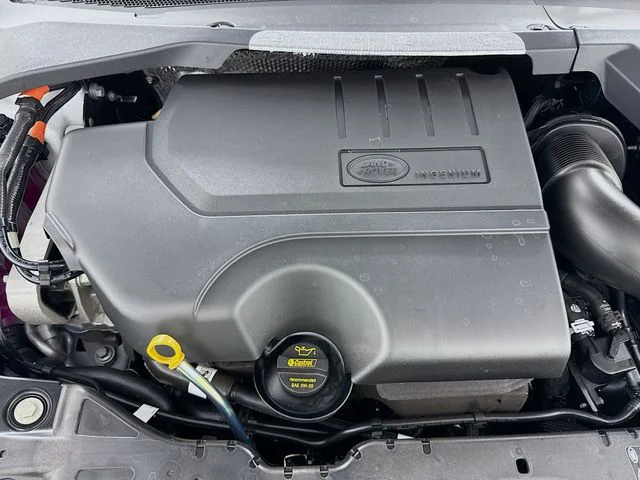 New 2026 Fuji White Land Rover  image 32