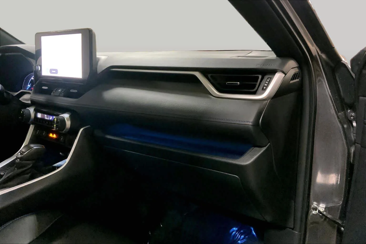 Used 2025 Magnetic Gray Metallic/Midnight Black Metallic Toyota Hybrid XSE image 19
