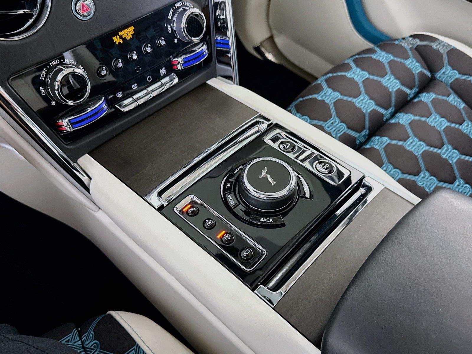 Used 2025 English White Rolls-Royce 26