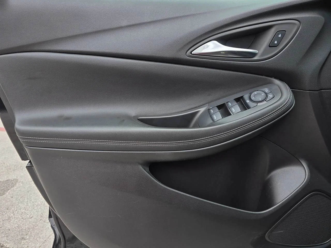 Used 2025 Ebony Twilight Metallic Buick Preferred image 7