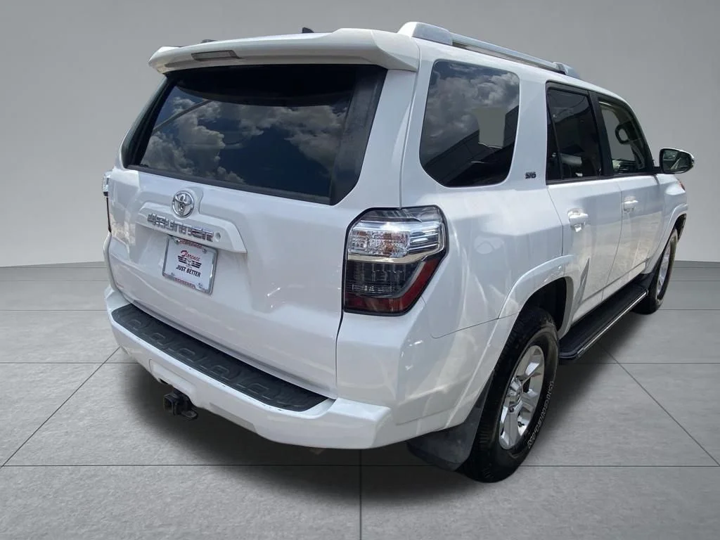 Used 2017 White Toyota SR5 Premium image 15