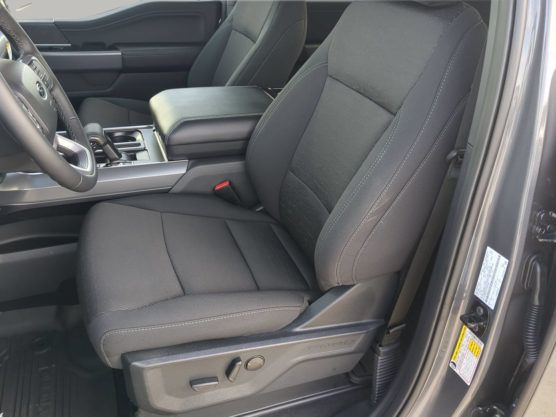 New 2026 Carbonized Gray Metallic Ford XLT image 54