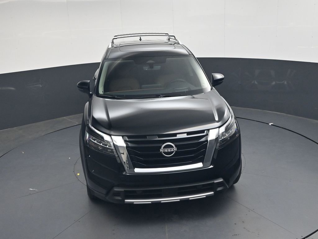 Used 2025 Black Nissan Platinum image 36