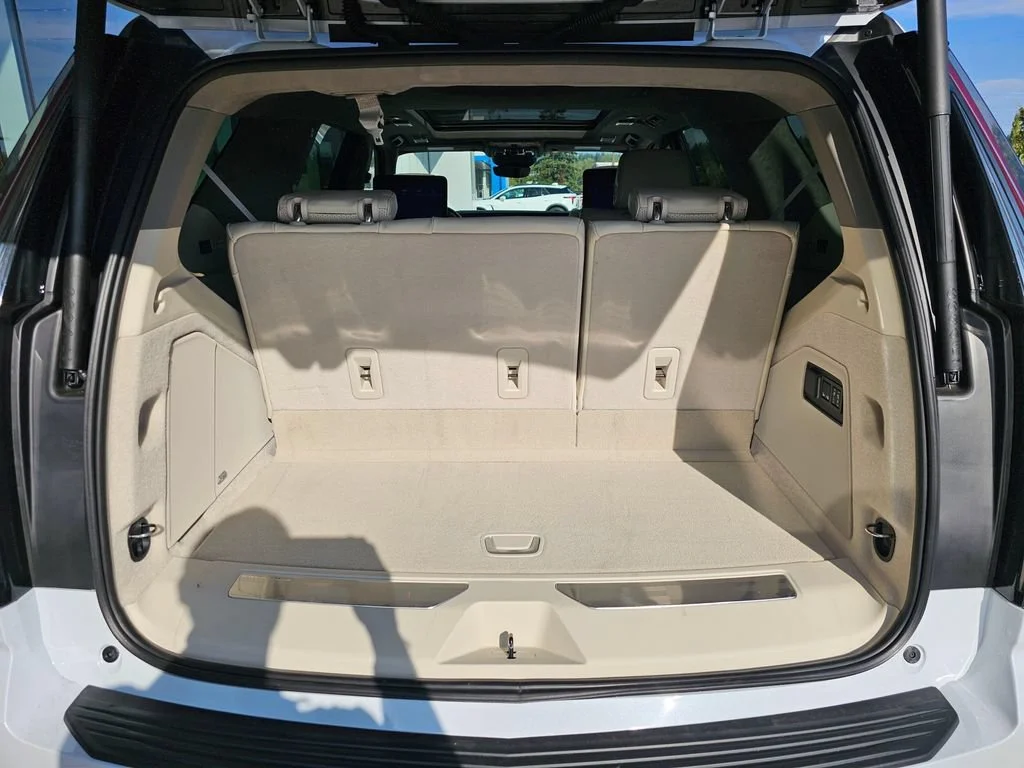 New 2026 Vibrant White Tricoat Cadillac Platinum Sport image 14