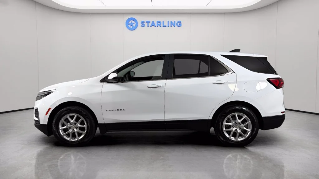 Used 2022 SUMMIT WHITE Chevrolet LT image 3