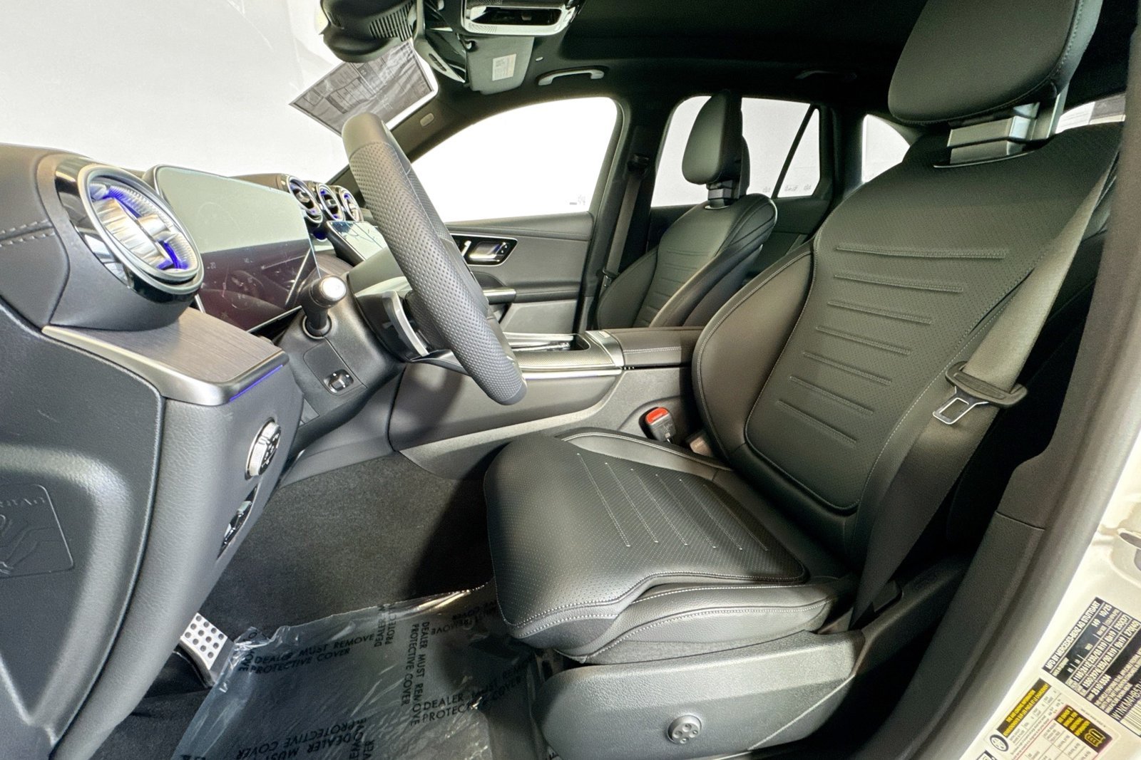 New 2026 Polar White Mercedes-Benz GLC 300 image 18