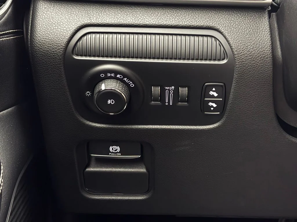 Used 2023 Bright White Clearcoat Jeep Base image 21