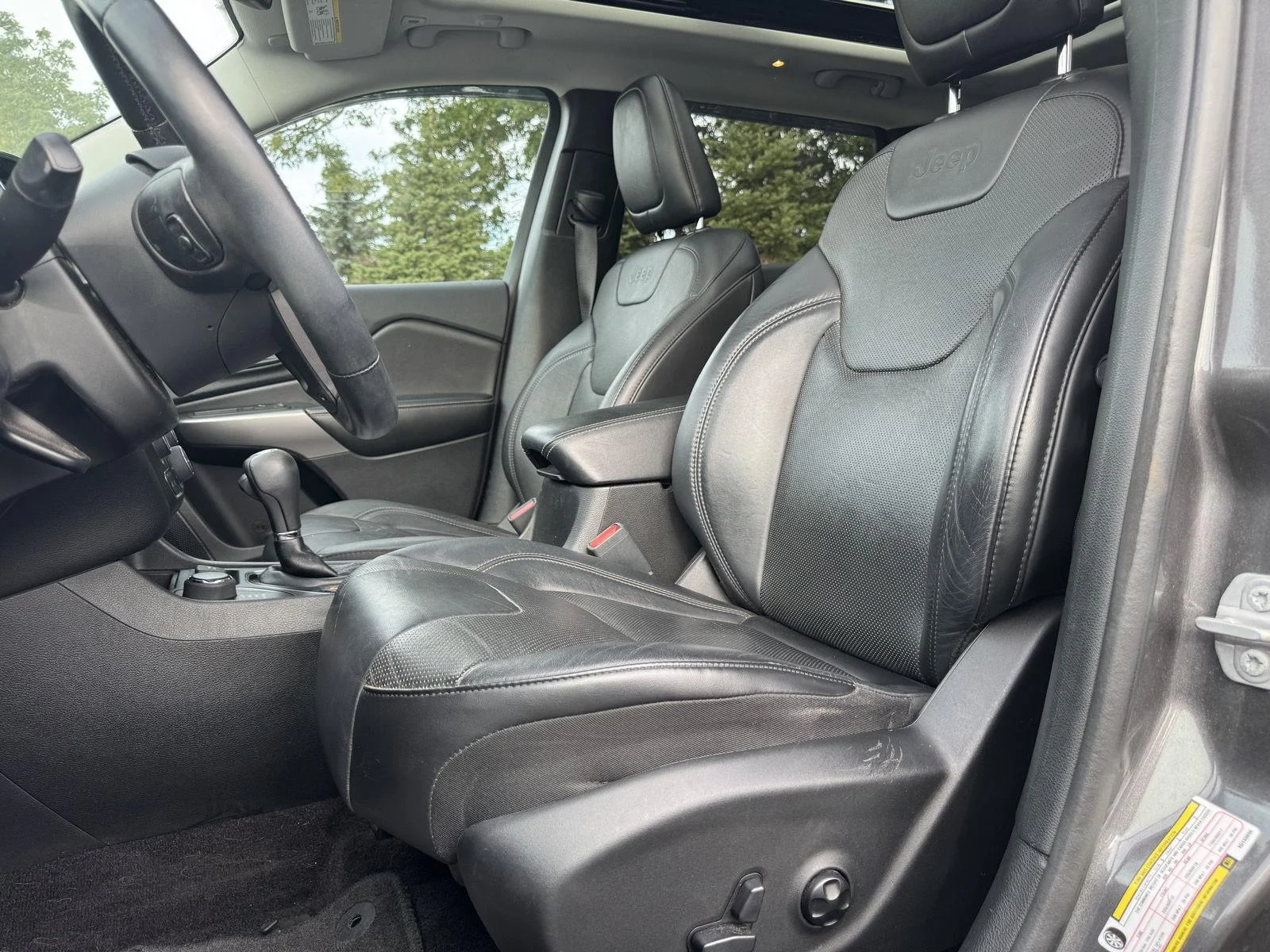 Used 2019 Granite Crystal Metallic Clearcoat Jeep Limited image 3