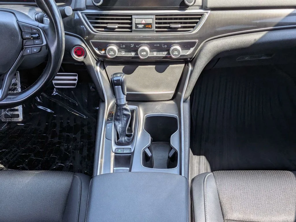Used 2020  Honda Sport image 17