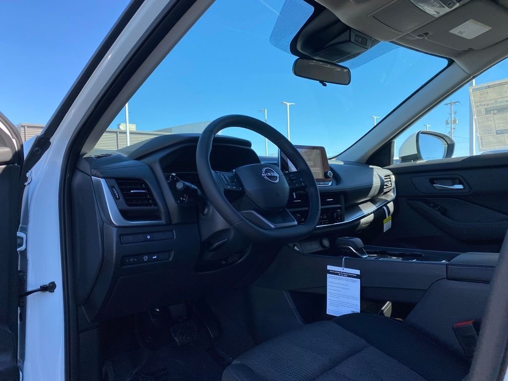 2026 Nissan Rogue SV - Photo 10