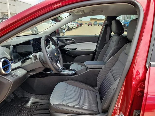 Used 2025 Crimson Metallic Chevrolet LT Front-Wheel Drive image 9